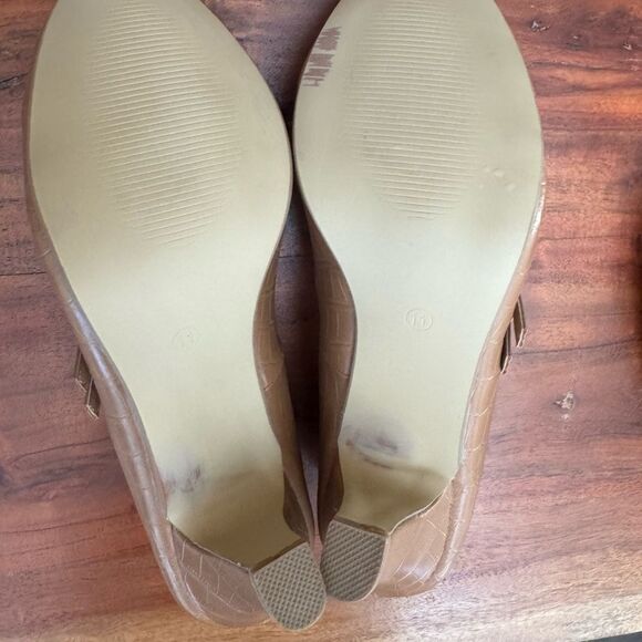WINDY STATEMENT MARY JANE PUMP HEELS beige sz 11 - Picture 7 of 9